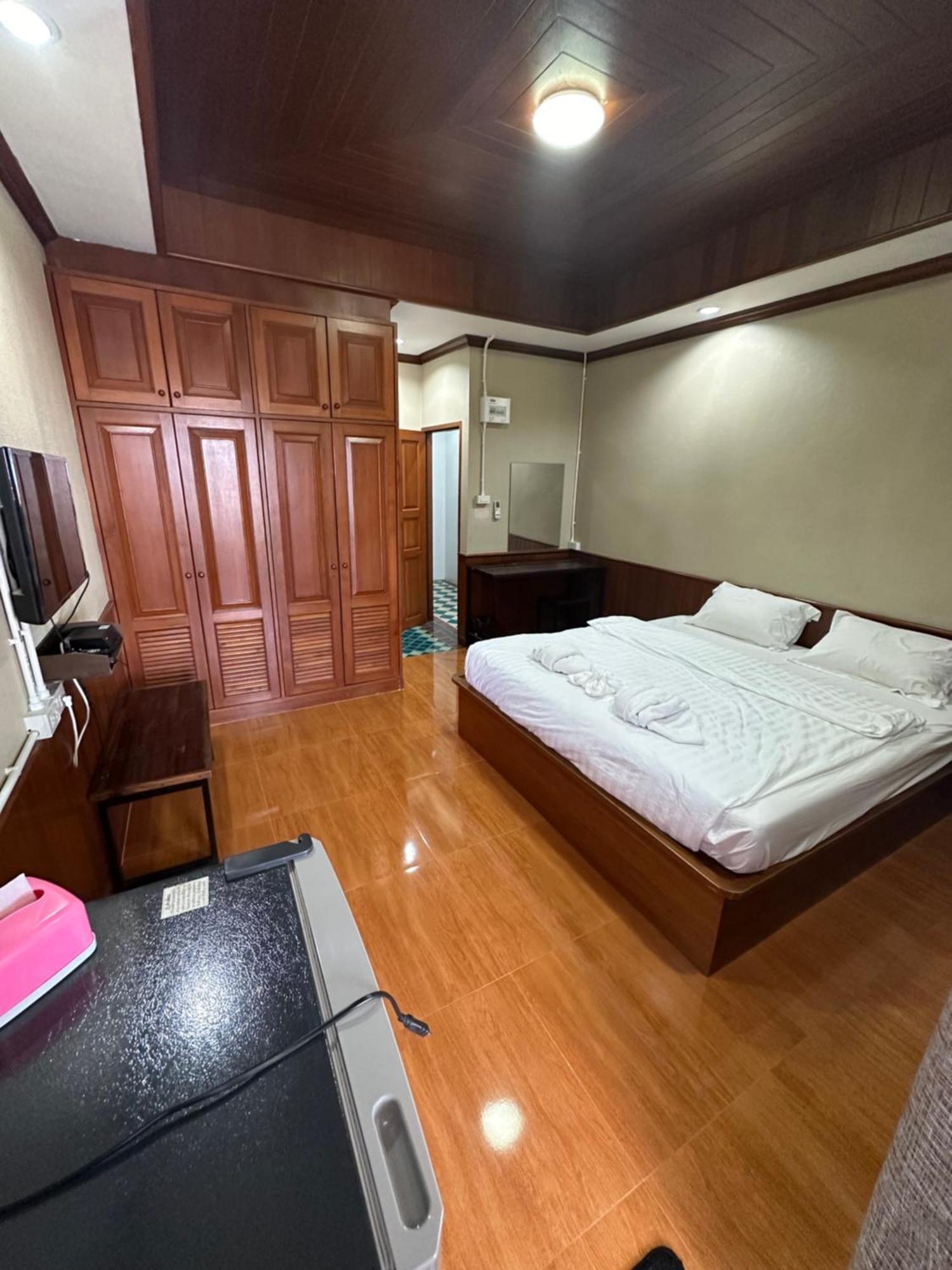 Hotel Mona House Phuket Chalong Exterior foto